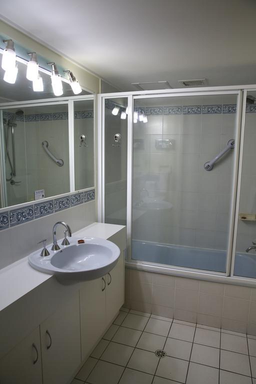 Cheltenham Apartments Caloundra Buitenkant foto