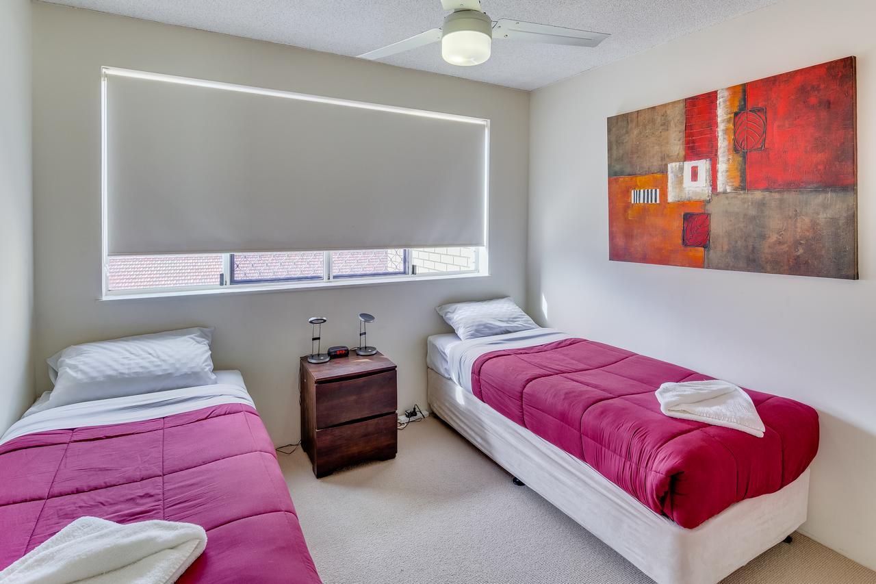 Cheltenham Apartments Caloundra Buitenkant foto