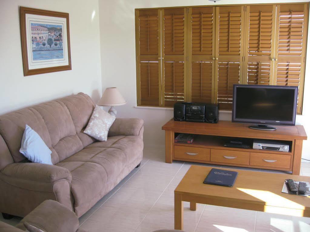 Cheltenham Apartments Caloundra Buitenkant foto