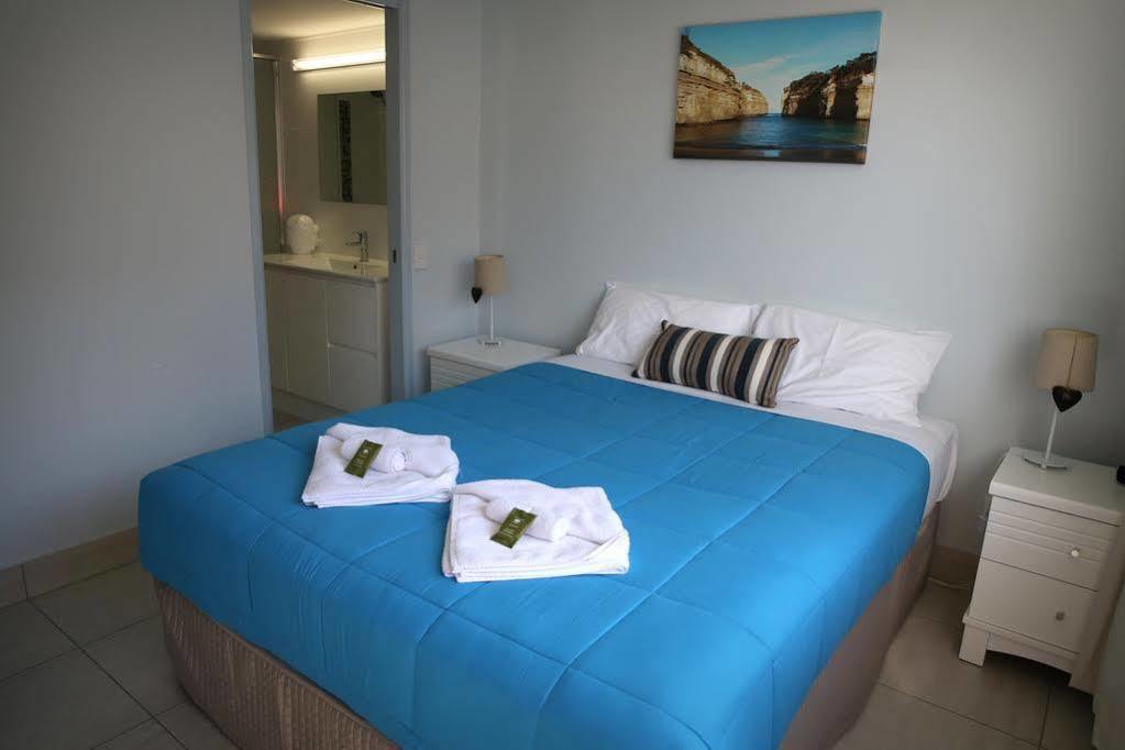 Cheltenham Apartments Caloundra Buitenkant foto