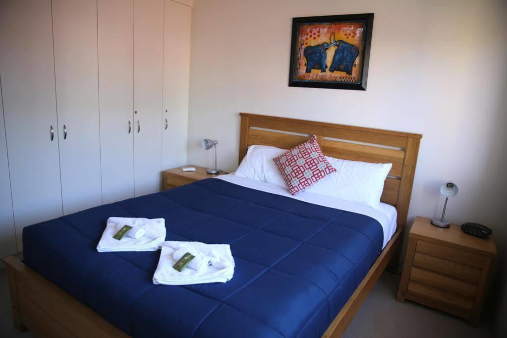 Cheltenham Apartments Caloundra Buitenkant foto